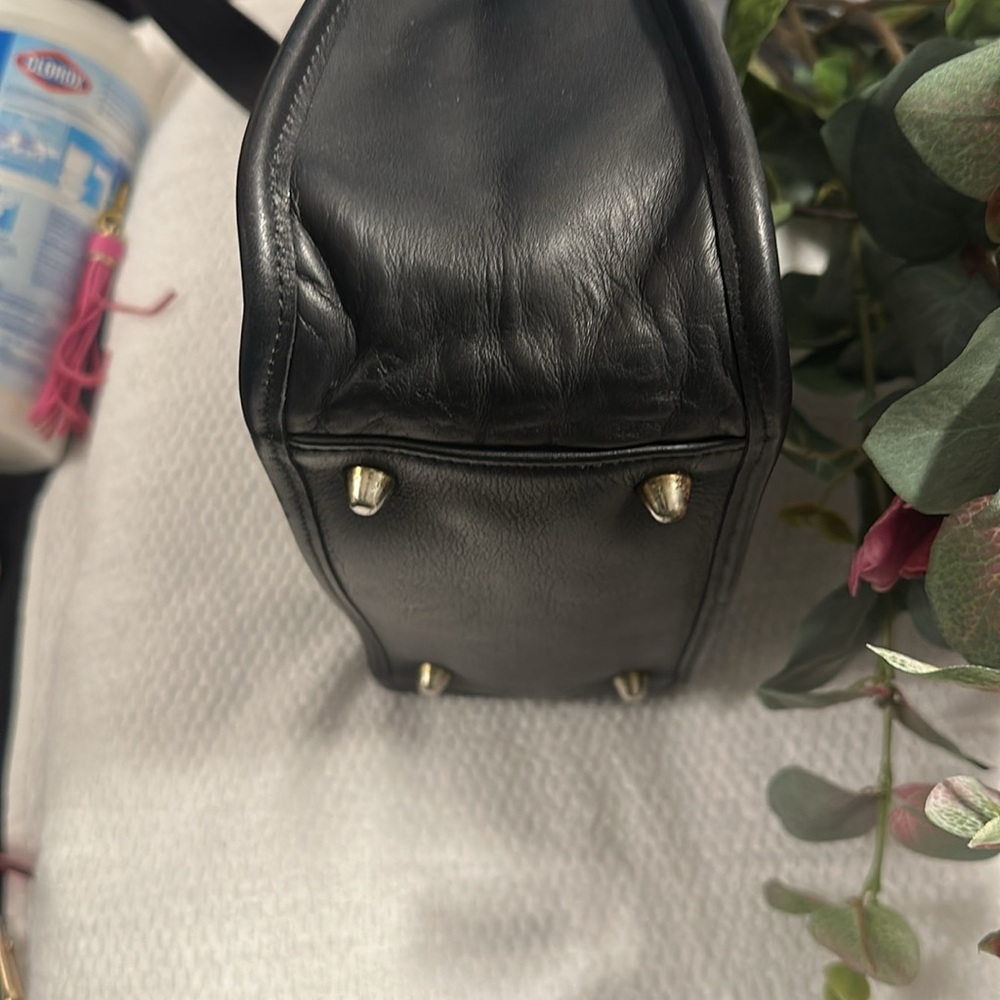 Iconic Coach
Legacy Black Leather Shoulder Bag. - Picture 10 of 14